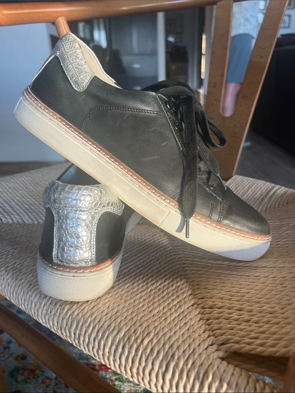Johnston & Murphy Ashley Black Leather Low-Top Sneakers with White Sole